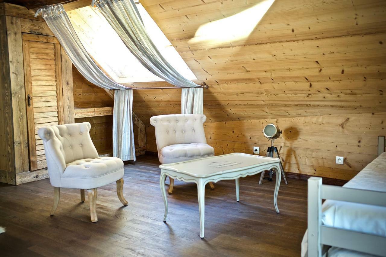 Chambres D'Hotes Des Lodges De La Cascade Yenne Esterno foto